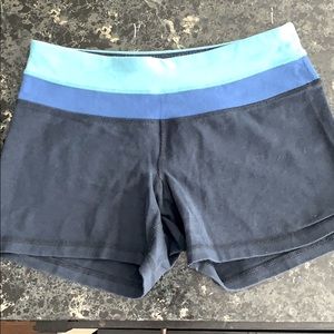Tri color blue yoga shorts